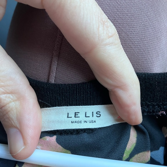 Le Lis Alante Woven Back Knit Top - Stitchfix - Picture 3 of 3